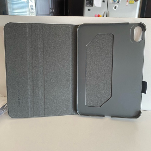 ESR iPad mini (6th generation) case. - Picture 3 of 7